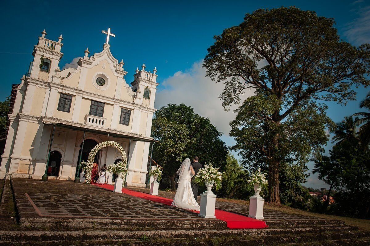 Kevin & Jeannine's Timeless Church Wedding in Goa